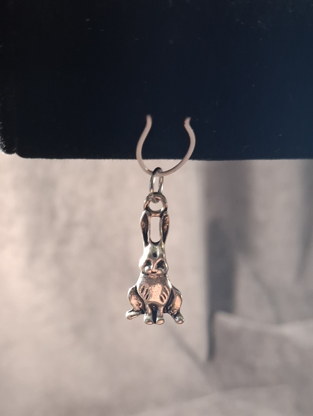 2/$5 Silver Tone Metal 27mm x 11mm Sitting Bunny Rabbit Hare Pendant NEW